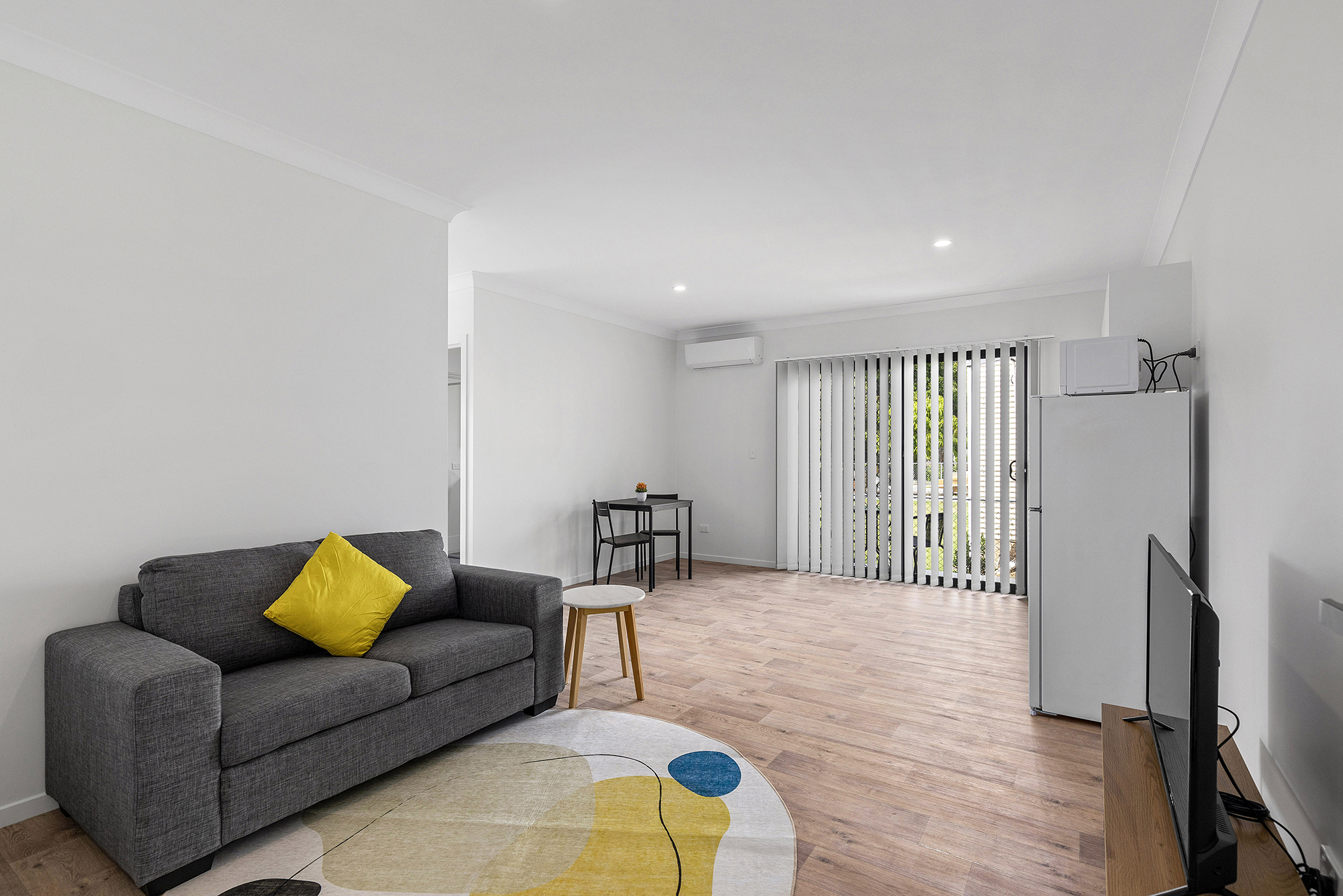 Studio Rooms for Rent Here at Suite Studios, our tenants enjoy the privacy of fully furnished studio rooms, each equipped with its own bathroom and kitchenette. In our community, residents only share common spaces such as the kitchen and laundry facilities.
