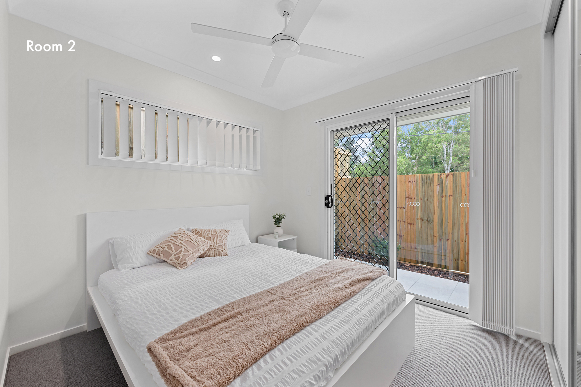 Studio Rooms for Rent Here at Suite Studios, our tenants enjoy the privacy of fully furnished studio rooms, each equipped with its own bathroom and kitchenette. In our community, residents only share common spaces such as the kitchen and laundry facilities.